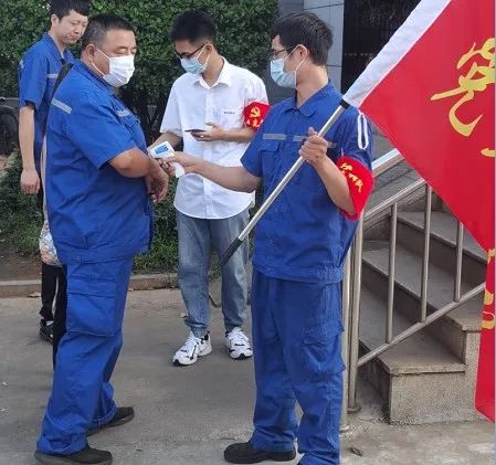 山河工匠 | “浪波”不言苦,甘为“人梯”承大重