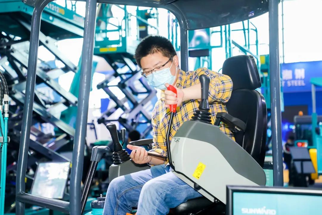 “机甲盛宴”长沙展圆满收官！山河智能展区亮点精彩回顾