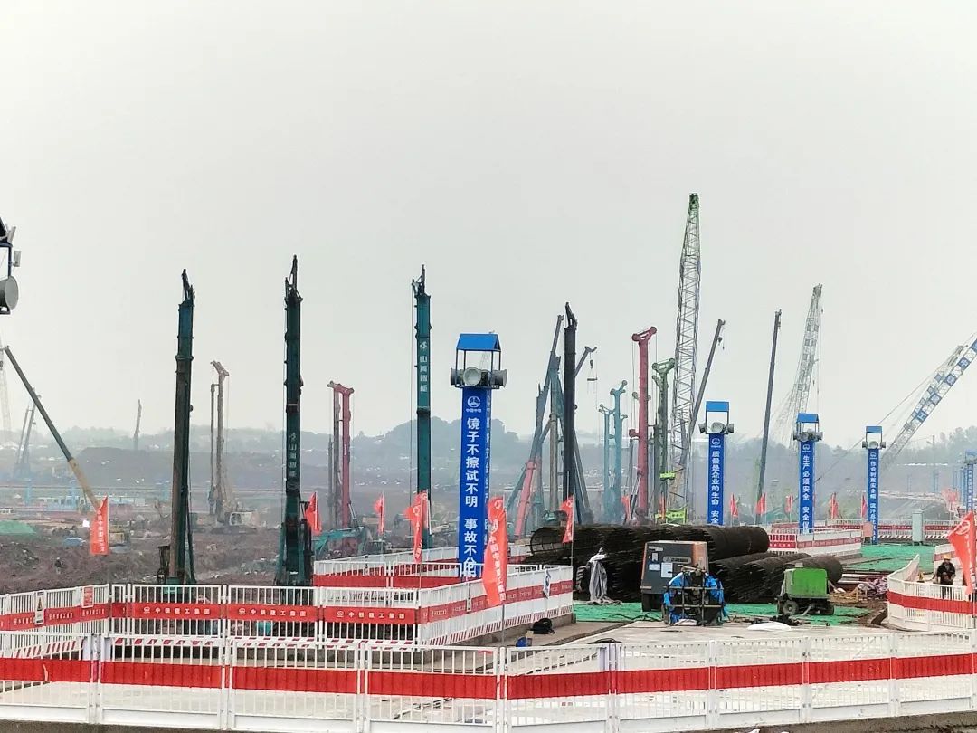 “山河绿”精彩亮相!山河智能装备全面助力长沙机场改扩建项目