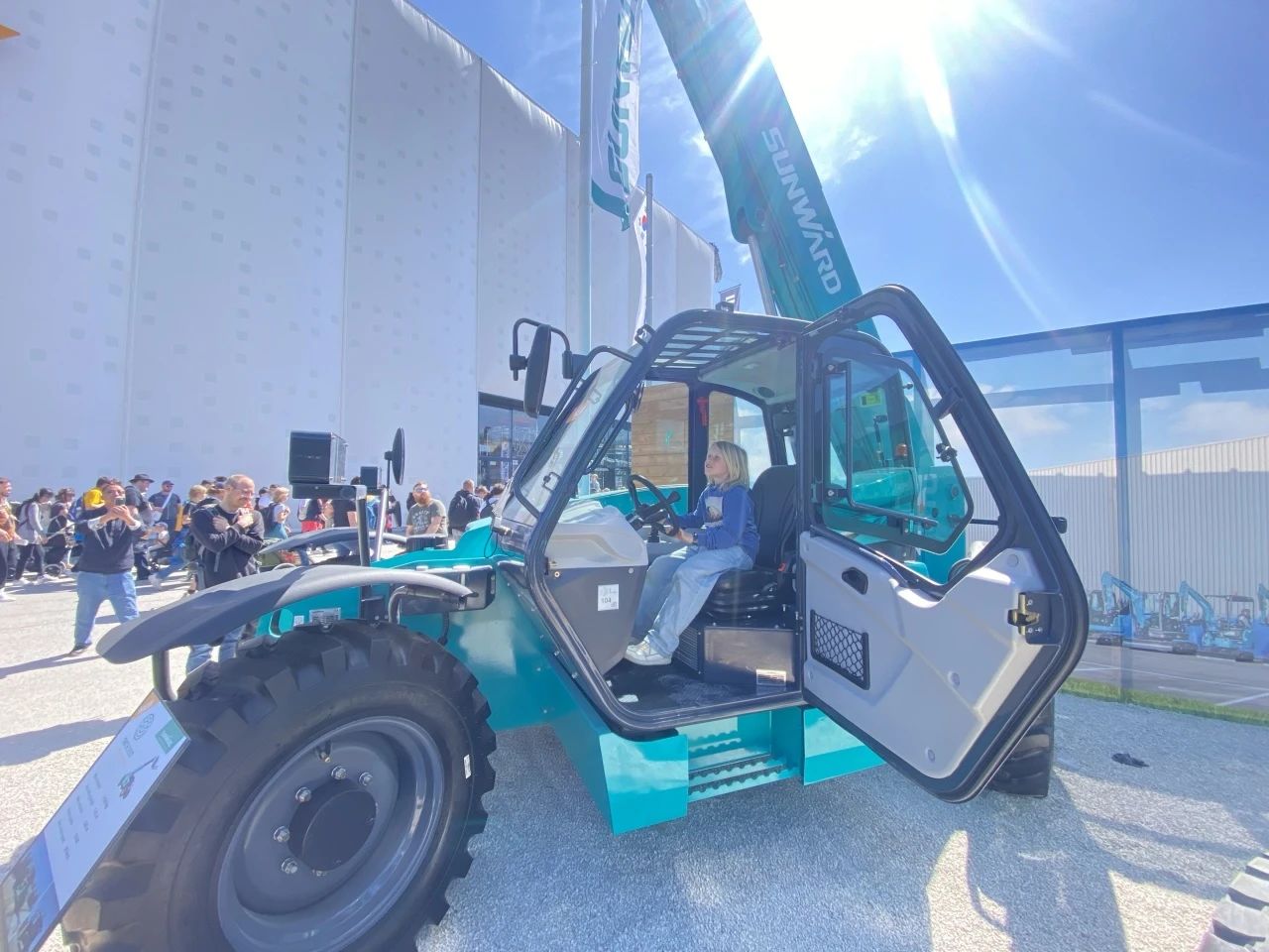 山河智能高空机械闪耀Bauma 2025! 新能源技术与创新产品获全球瞩目