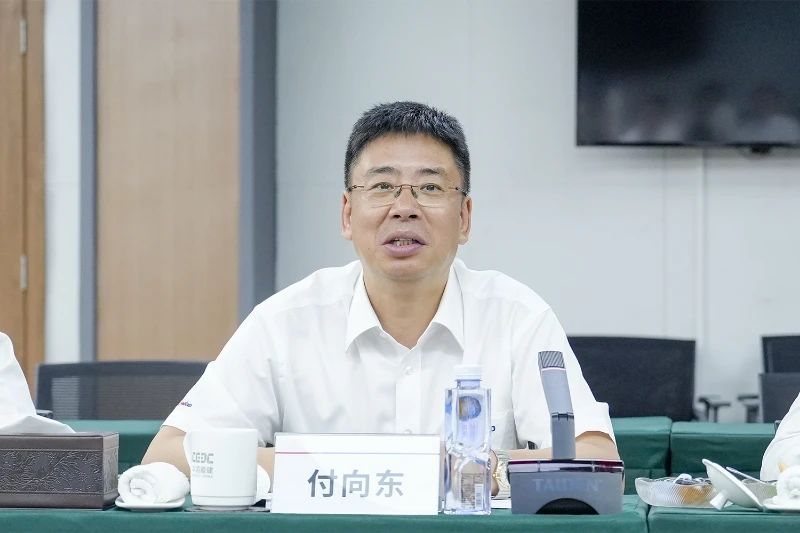 山河智能与易普力公司深化战略合作，共筑混装设备技术转化新标杆