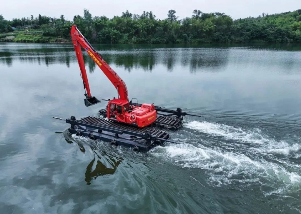 硬核破解“最后一公里”难题,山河智能应急救援设备助力“应急使命·2025”演习!