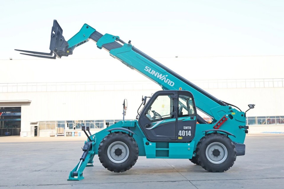 高端机型“双箭齐发”!山河智能两款伸缩臂叉装车成功下线