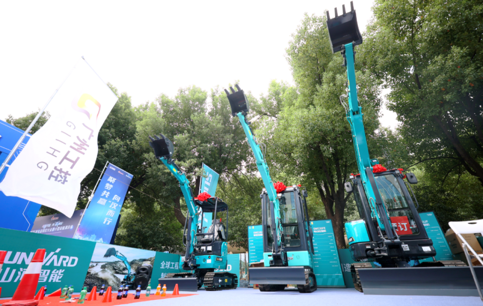 山河智能微挖“天团”闪耀武汉,引领绿色施工潮流