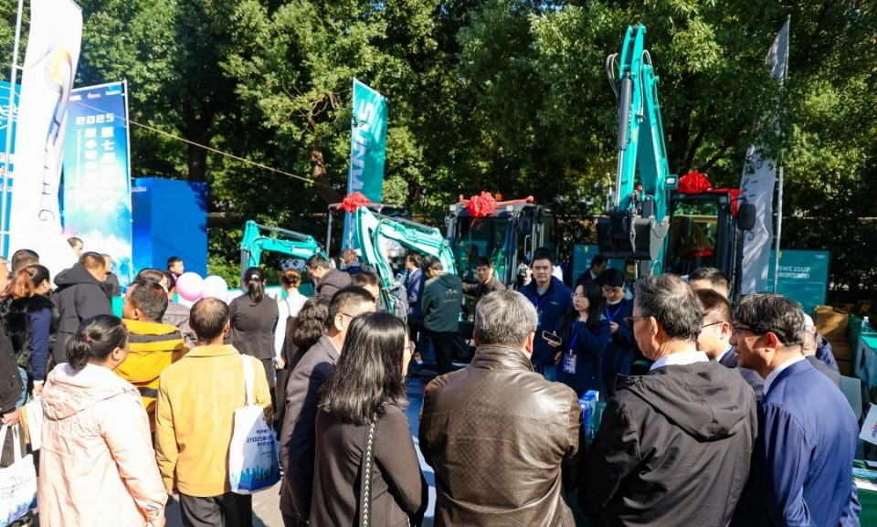 山河智能微挖“天团”闪耀武汉,引领绿色施工潮流