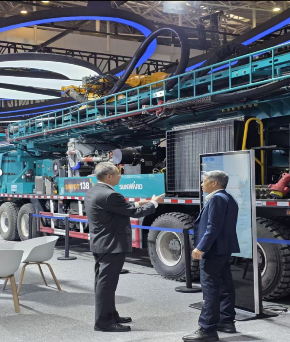 山河智能携手“战略合作伙伴”中国煤炭地质总局精彩亮相2025中国国际矿业大会